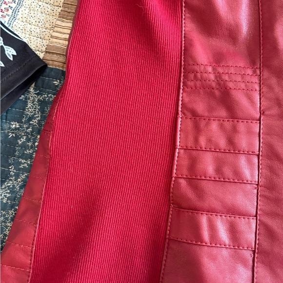 Womens red jacket - Picture 6 of 8